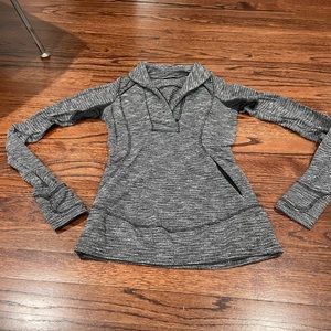 Lululemon long sleeve with thumb holes